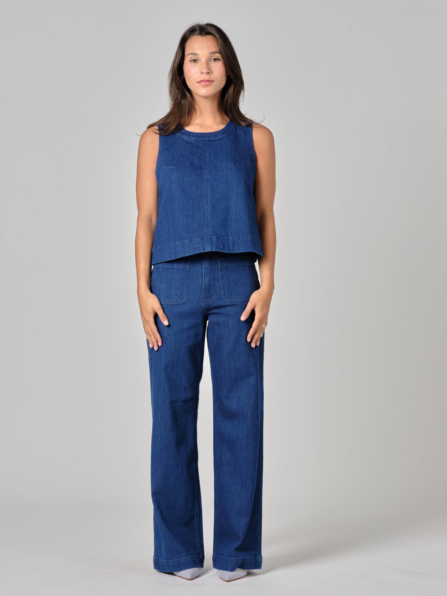 IZA navy crop top