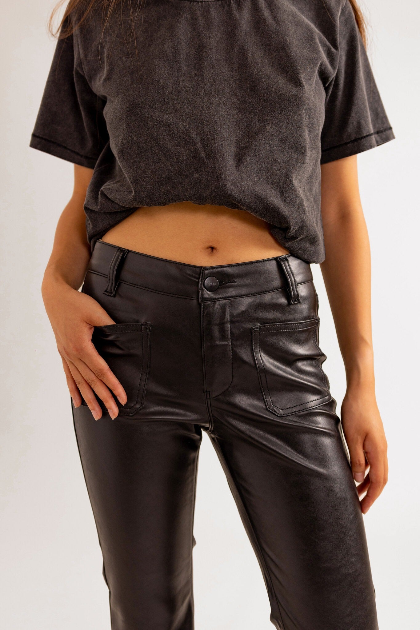 Jean bootcut noir en similicuir BELLA-P